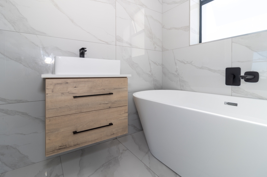 3 Bedroom Property for Sale in Flamingo Vlei Western Cape